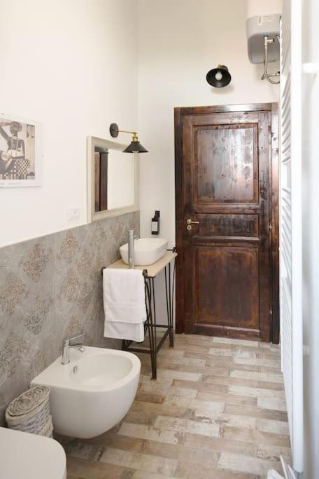 Un Passo Dalle Torri San Gimignano Eksteriør bilde