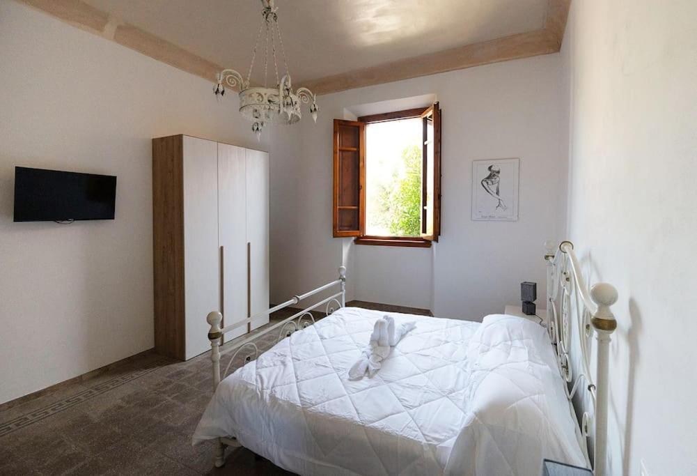 Un Passo Dalle Torri San Gimignano Eksteriør bilde
